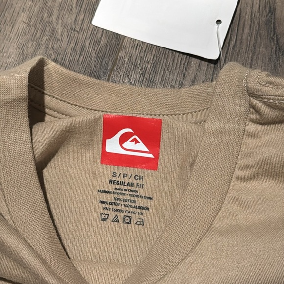 Quicksilver Hot Motion Graphic Shirt Size Small New With Tags - Picture 4 of 7